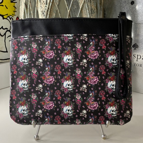 Ed Hardy Handbags - Ed Hardy clutch Wristlet